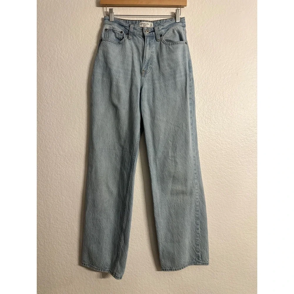 Abercrombie & Fitch Loose High Rise Jeans Women 25 0R‎ Light Wash Curve